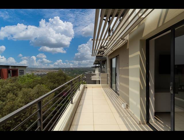 2 BEDROOM APARTMENT FOR SALE IN FOURWAYS